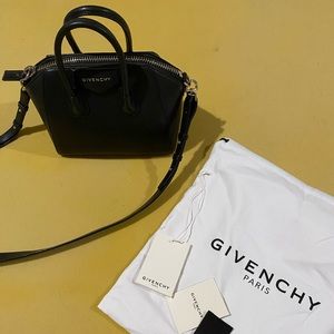 MINI ANTIGONA BAG IN GRAINED LEATHER